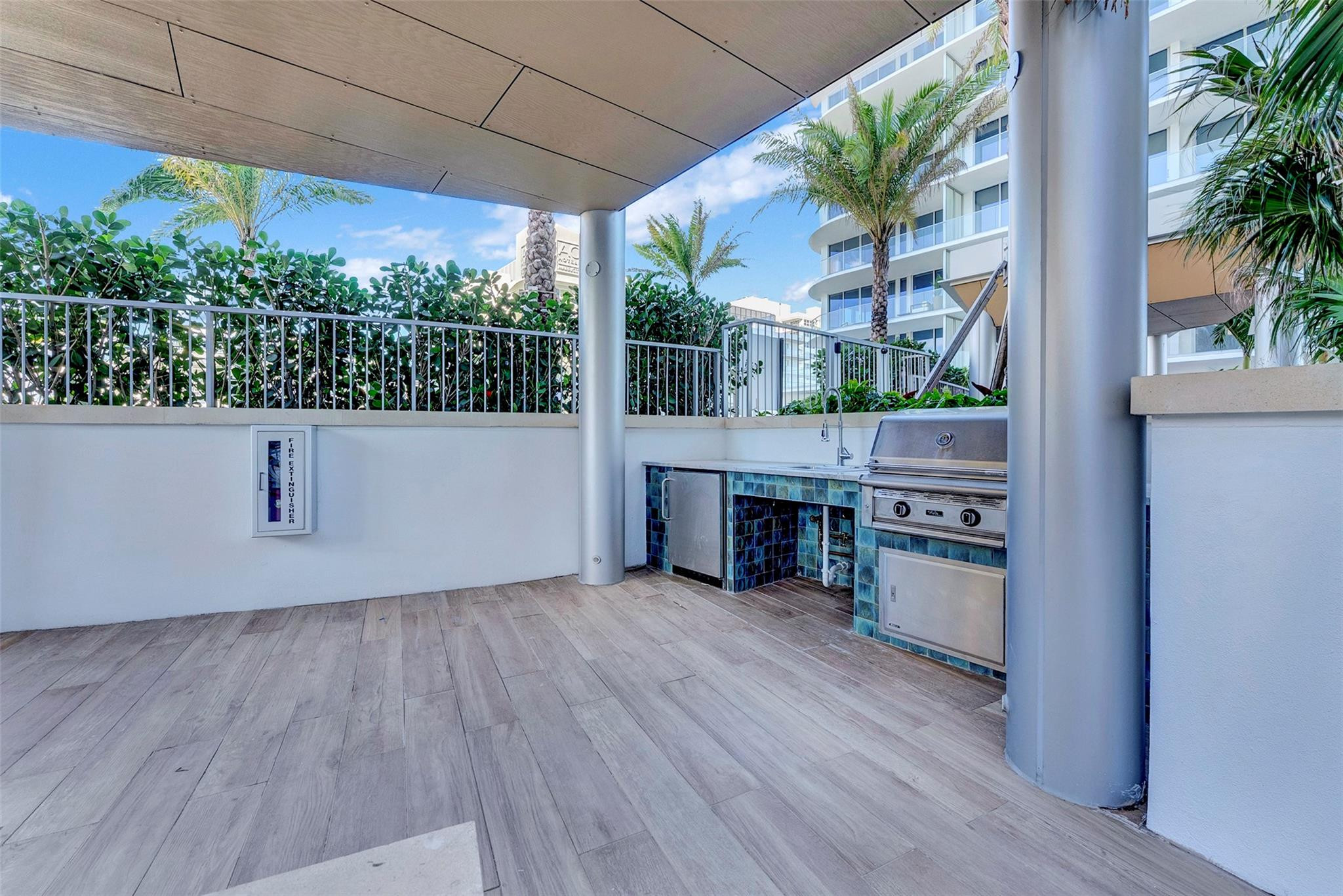 SELENE OCEANFRONT RESIDENCE - Residential