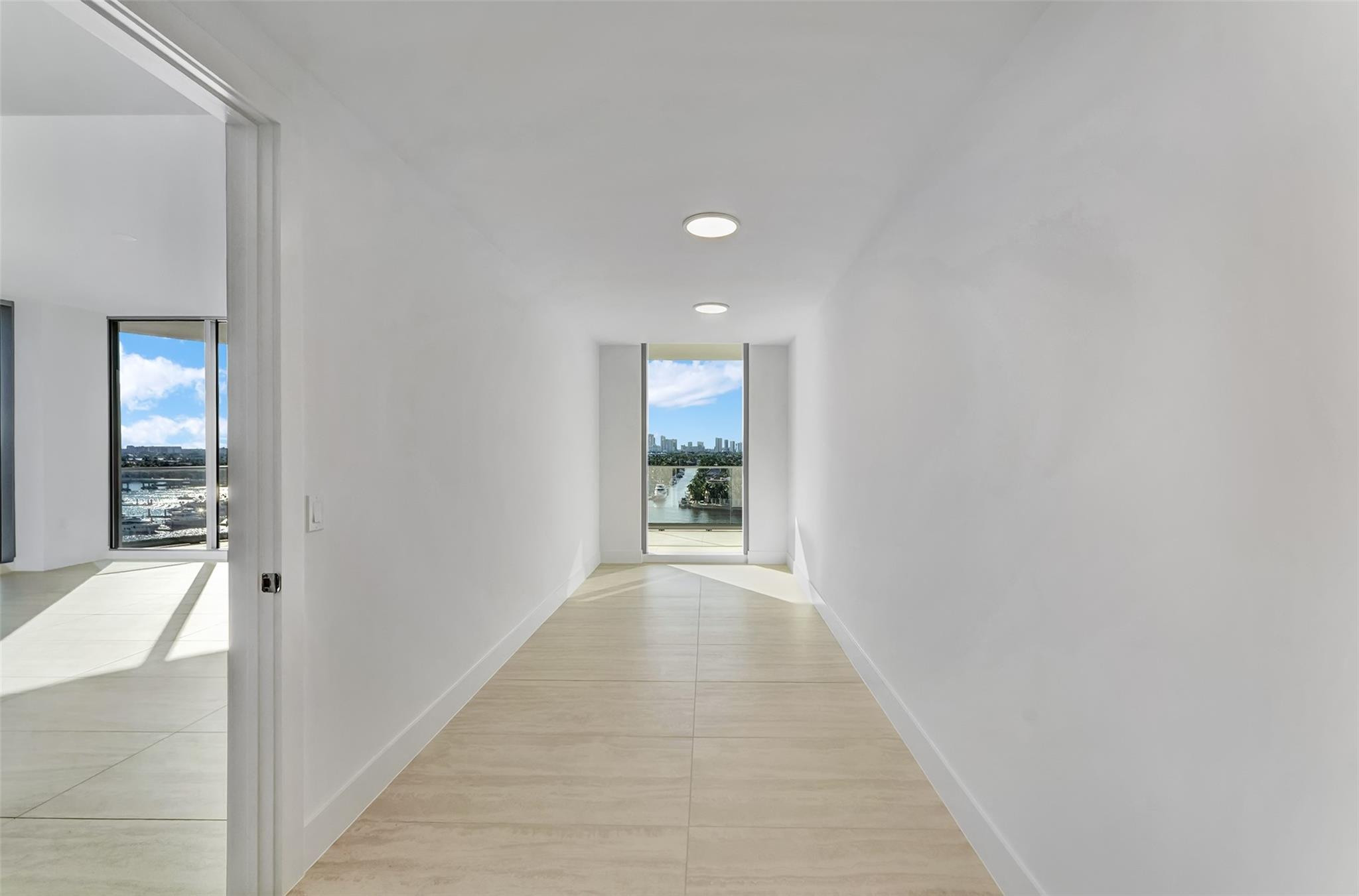 SELENE OCEANFRONT RESIDENCE - Residential