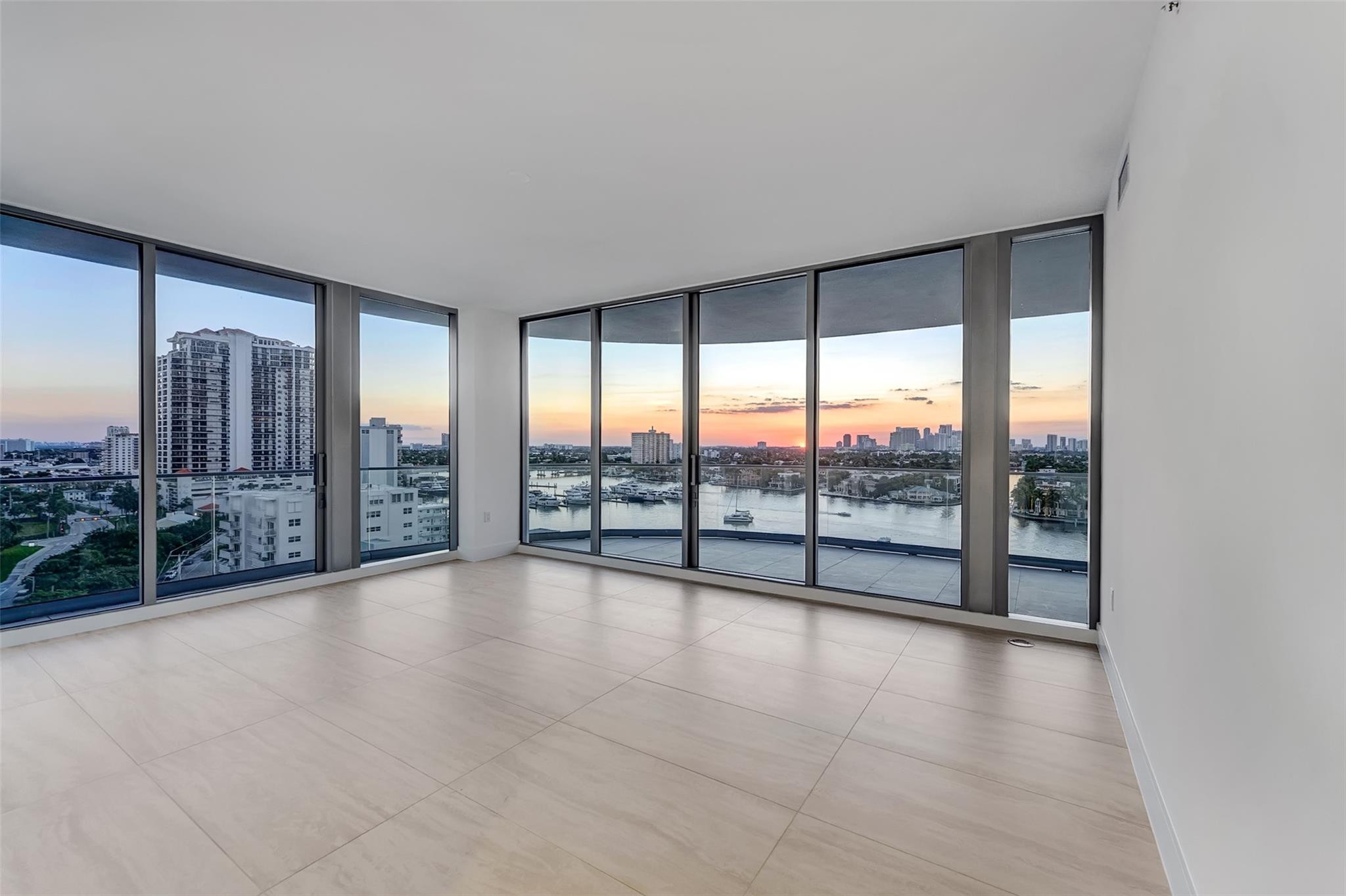 SELENE OCEANFRONT RESIDENCE - Residential