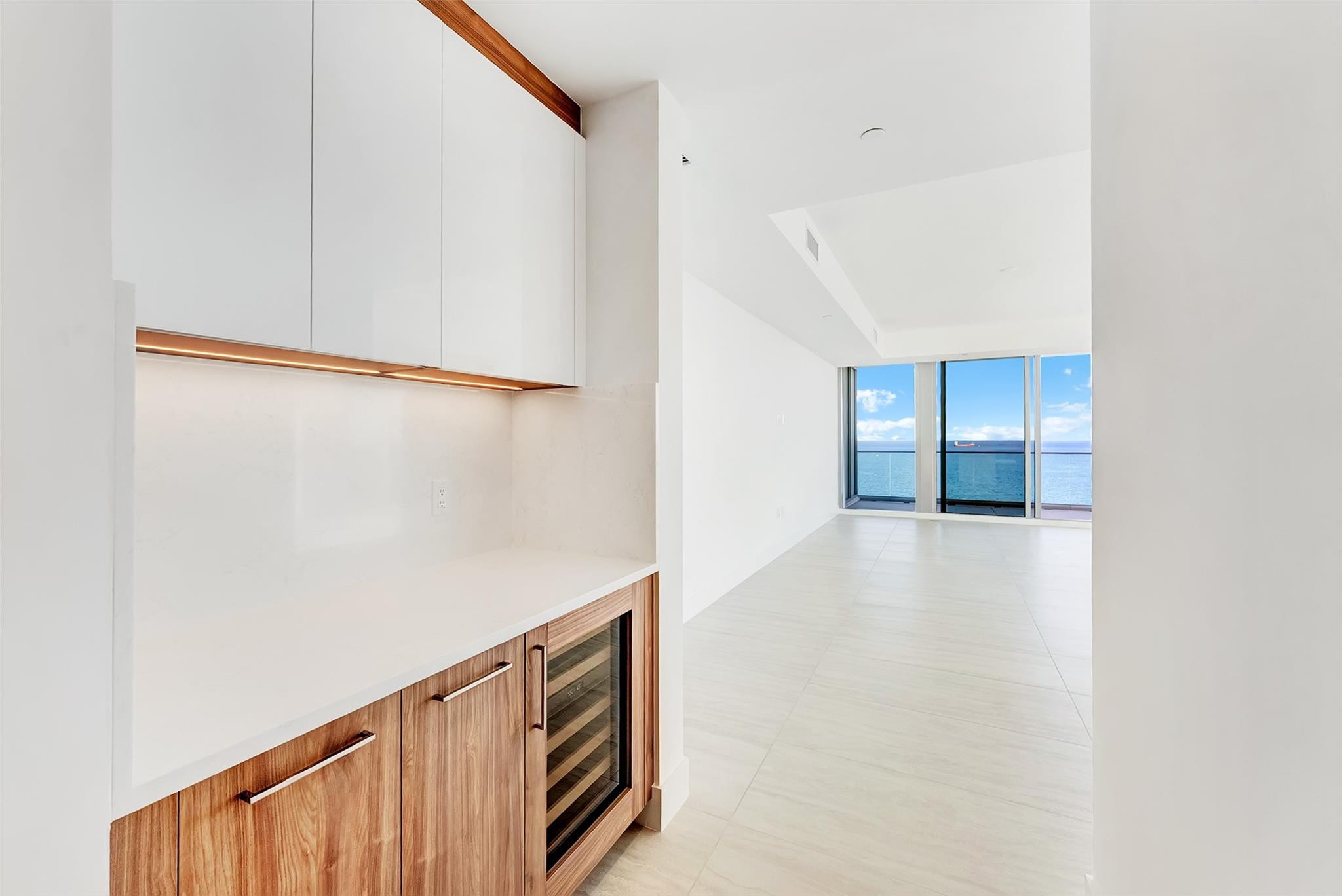 SELENE OCEANFRONT RESIDENCE - Residential