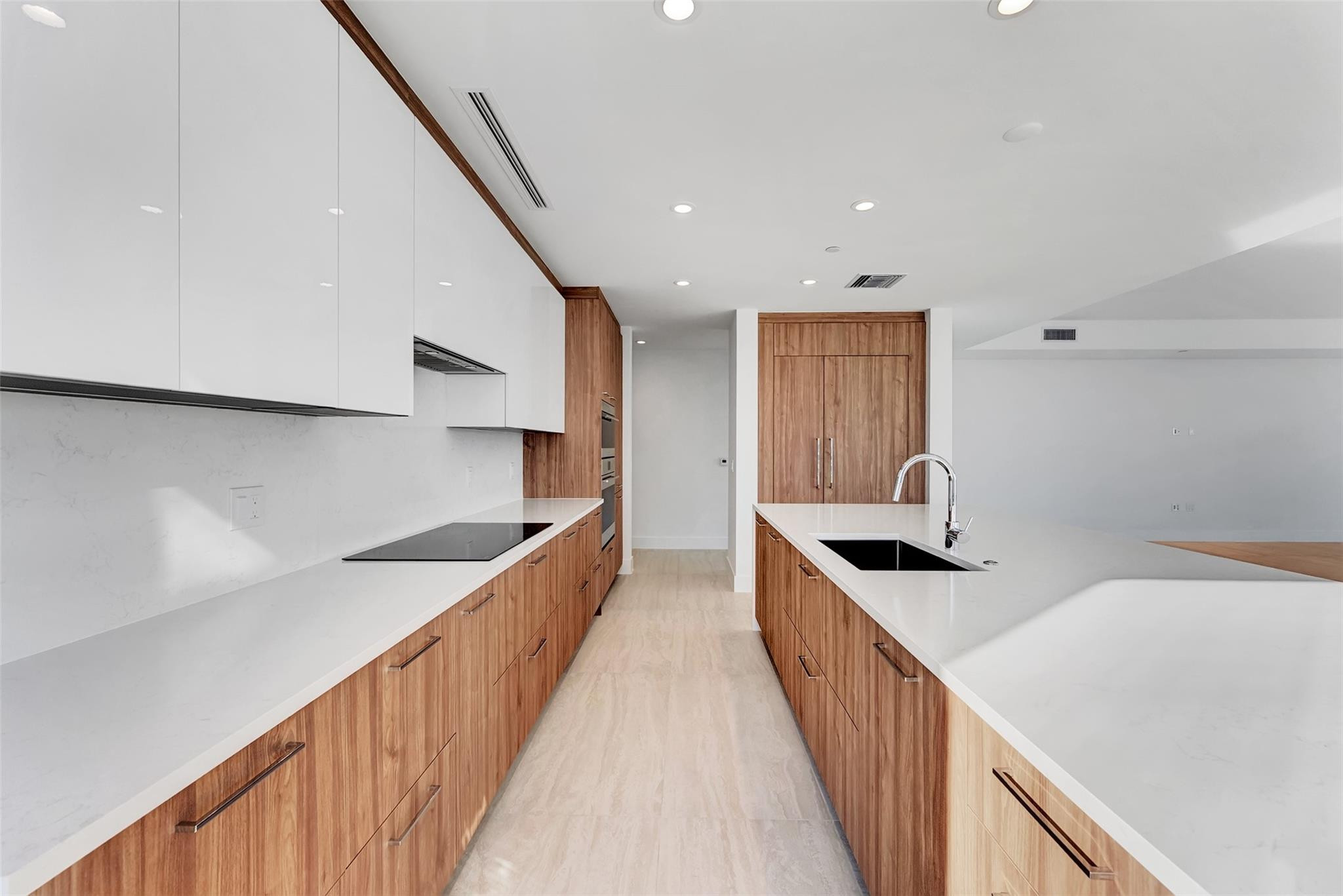 SELENE OCEANFRONT RESIDENCE - Residential