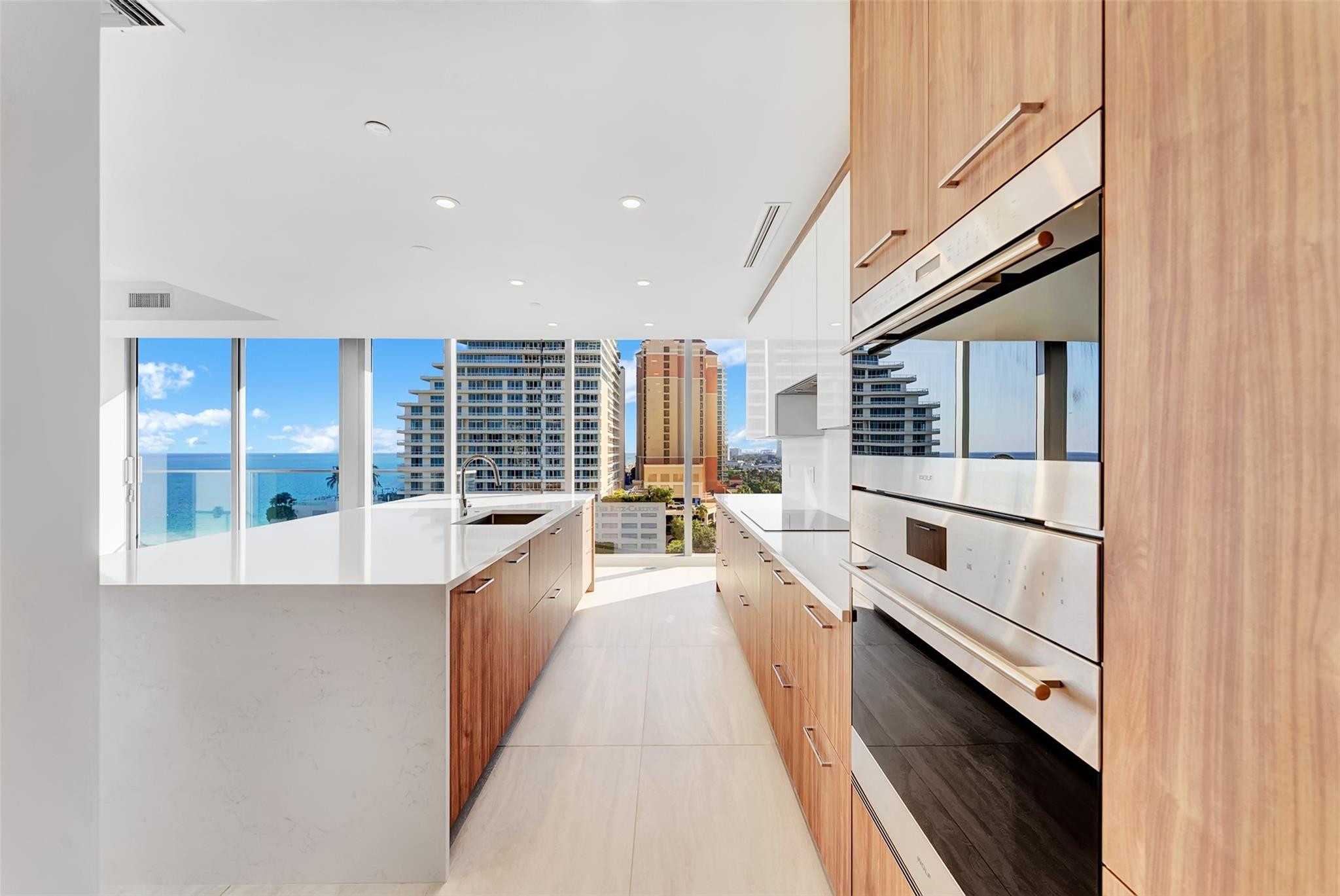 SELENE OCEANFRONT RESIDENCE - Residential