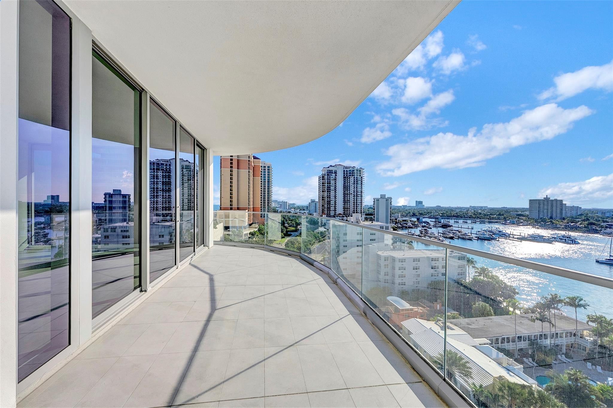 SELENE OCEANFRONT RESIDENCE - Residential