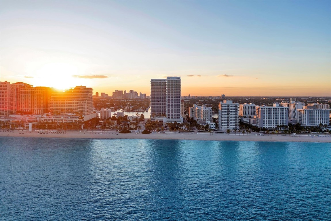 SELENE OCEANFRONT RESIDEN - Residential