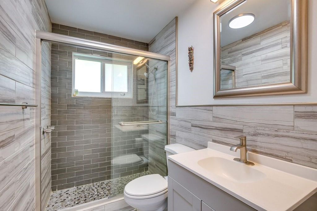 Photo of 3530 NE 13th Avenue, Oakland Park, FL 33334 (MLS # F10555928)