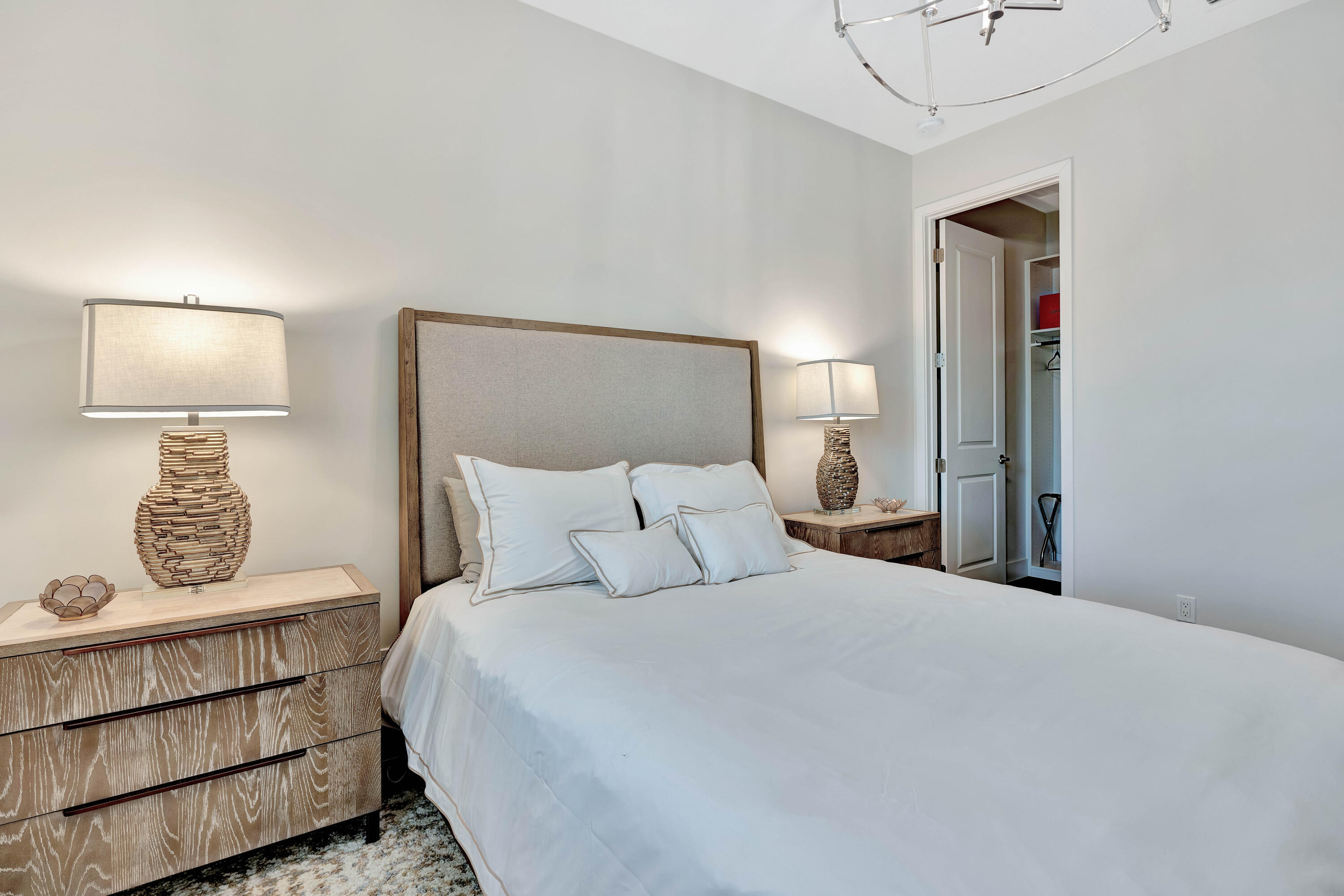POINTE MIDTOWN - Residential Lease