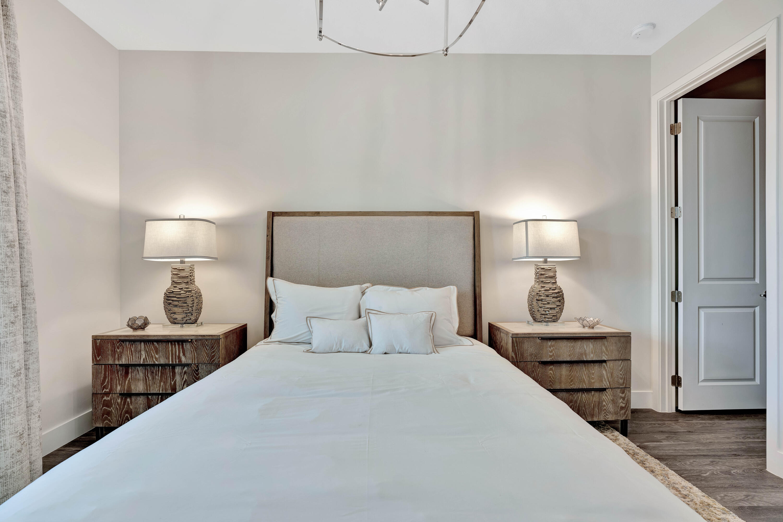 POINTE MIDTOWN - Residential Lease