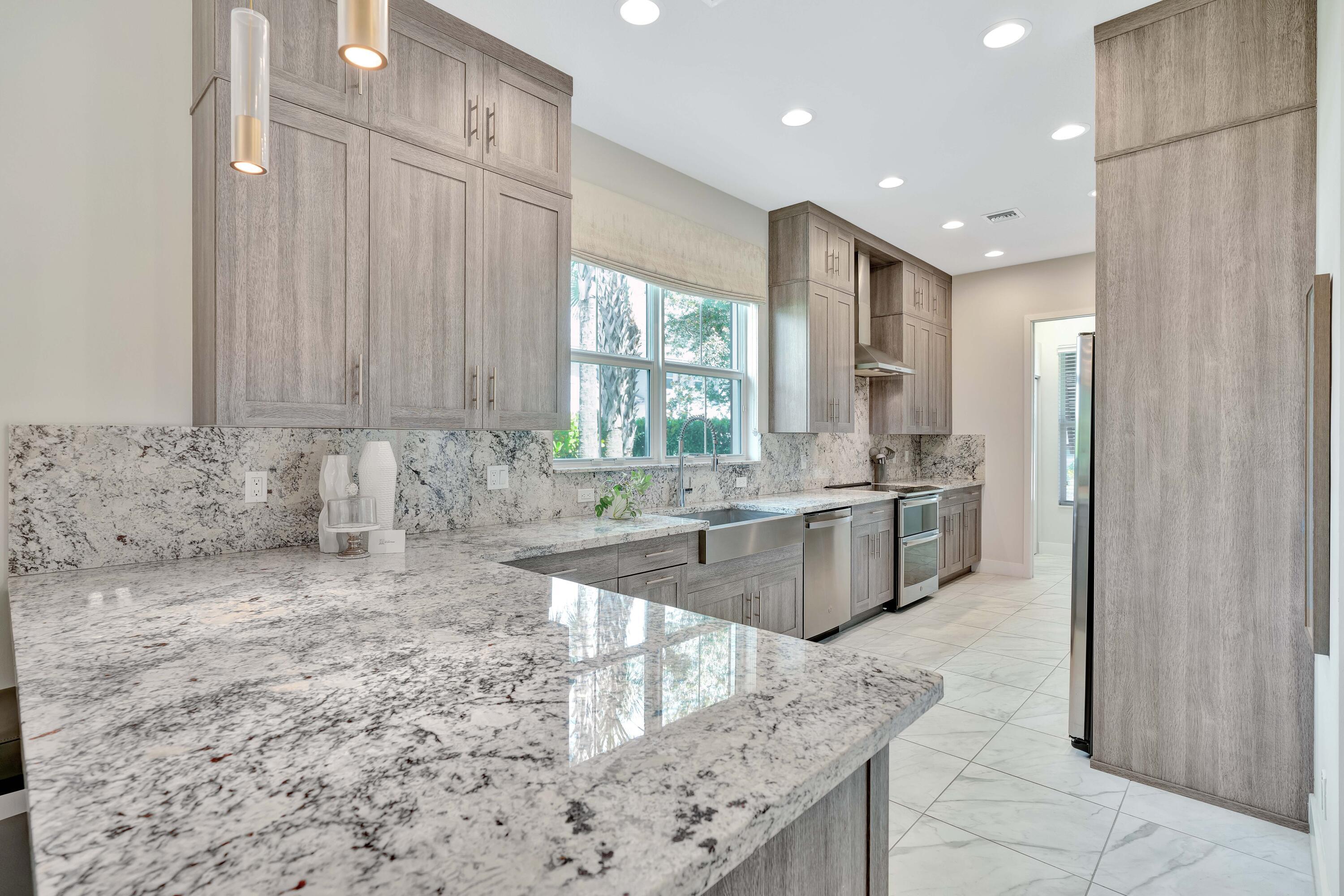POINTE MIDTOWN - Residential Lease