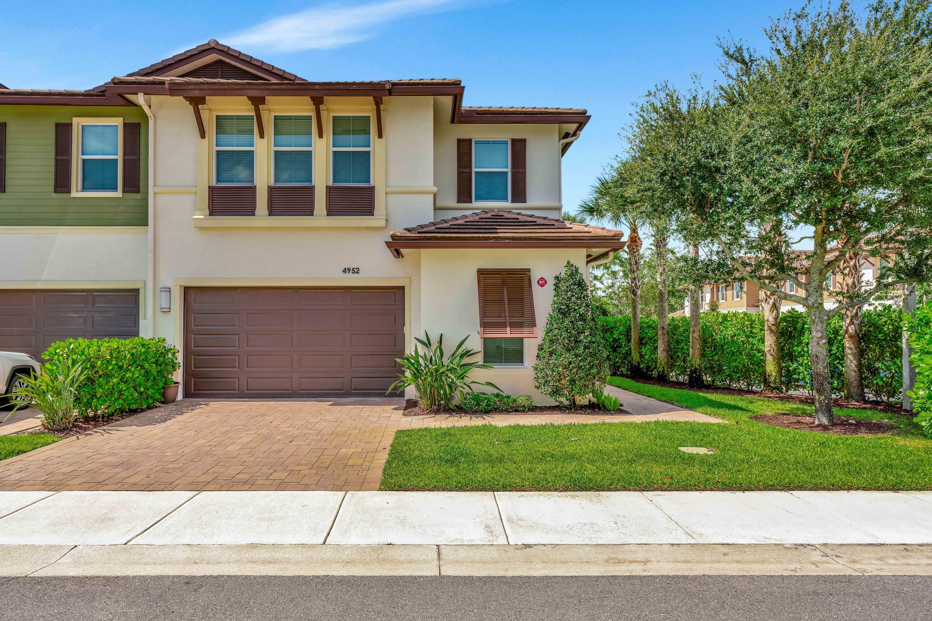 POINTE MIDTOWN - Residential Lease