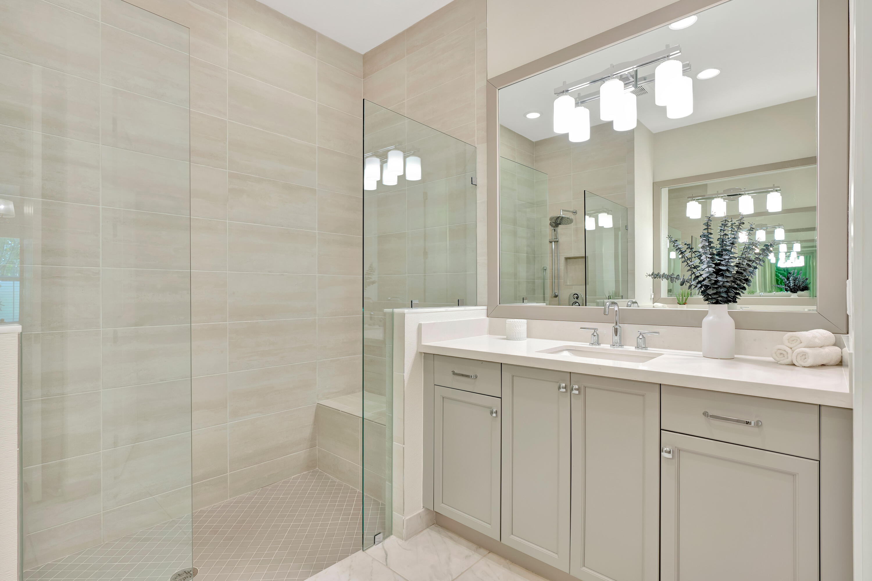 POINTE MIDTOWN - Residential Lease