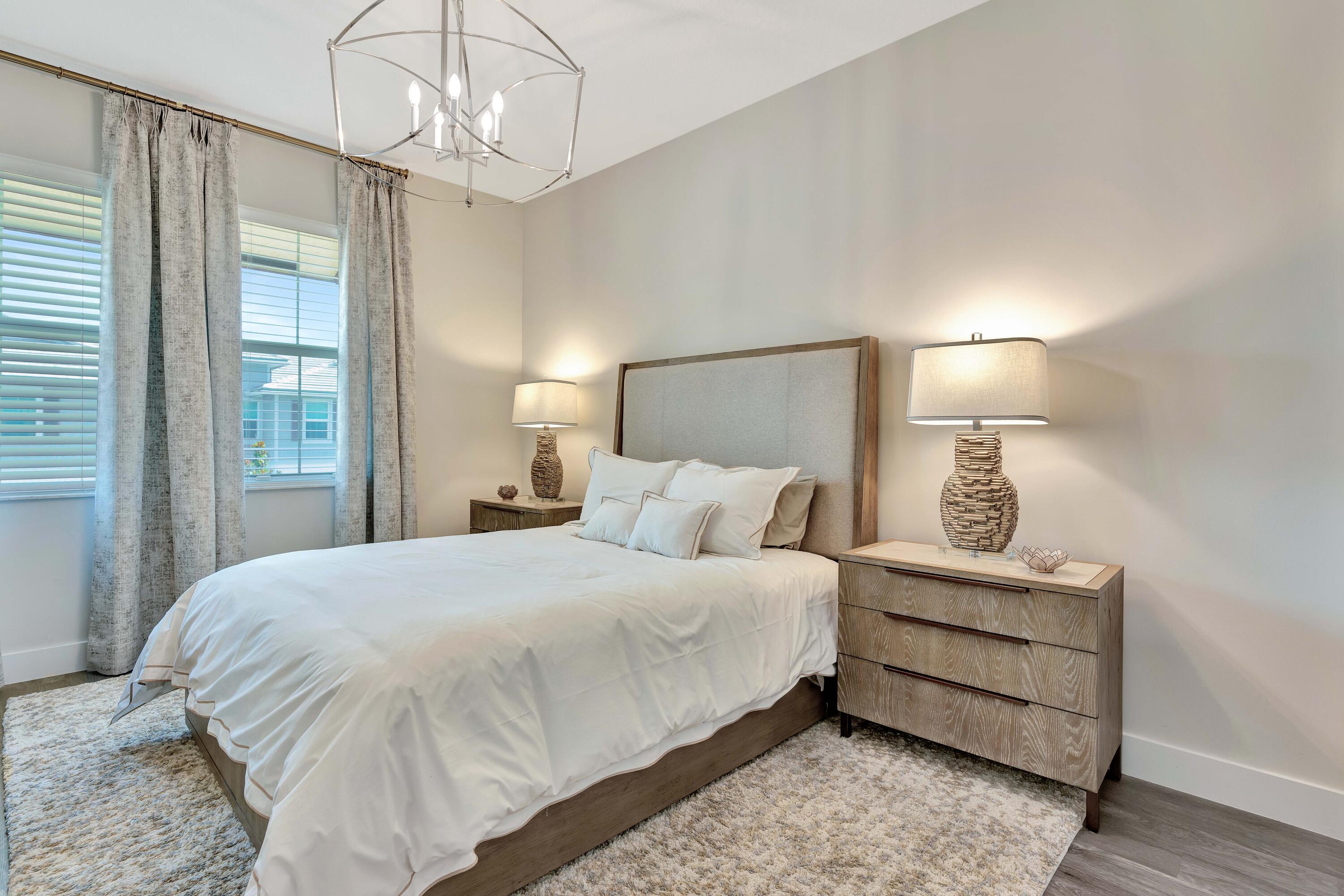 POINTE MIDTOWN - Residential Lease