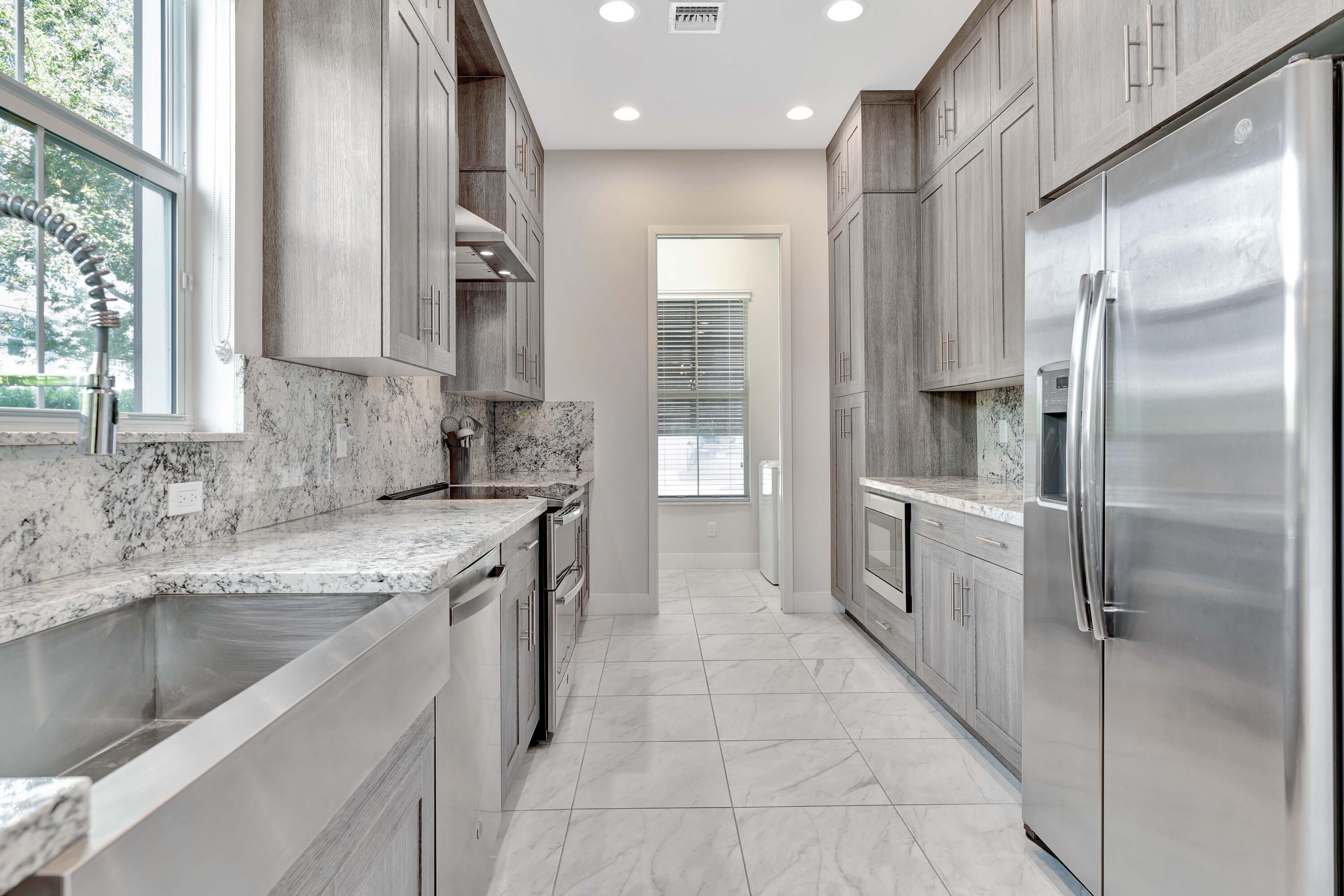 POINTE MIDTOWN - Residential Lease