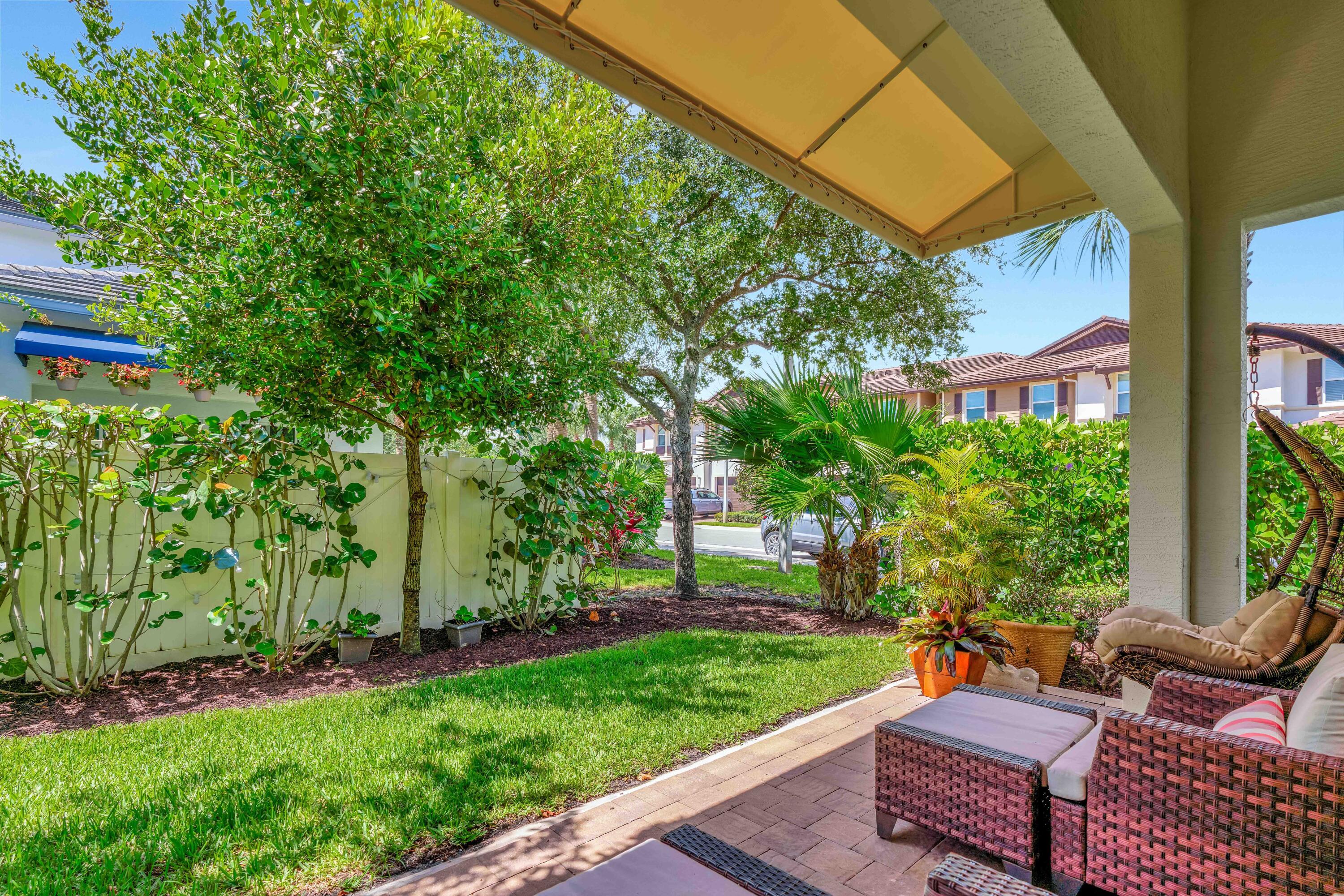 POINTE MIDTOWN - Residential Lease