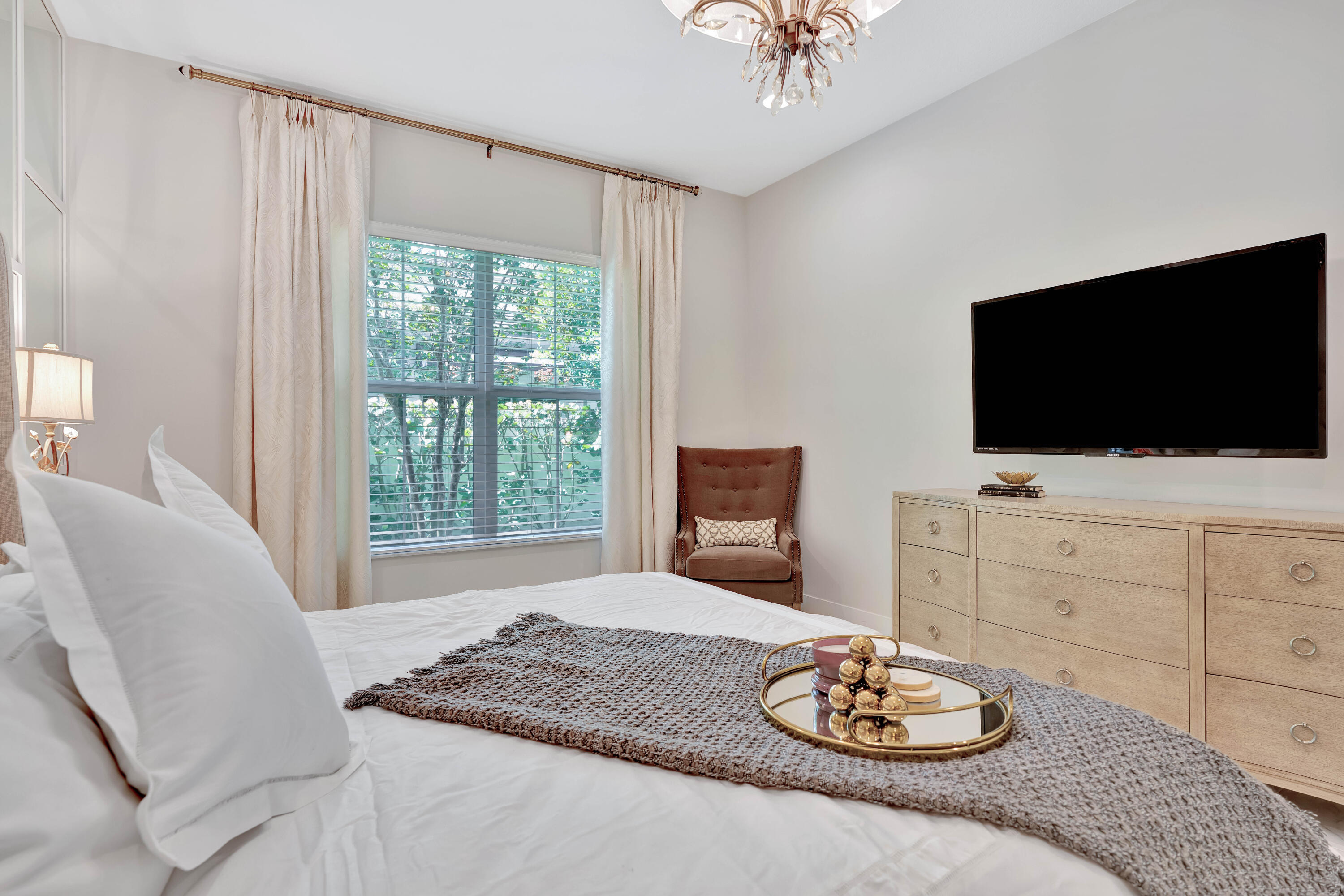 POINTE MIDTOWN - Residential Lease