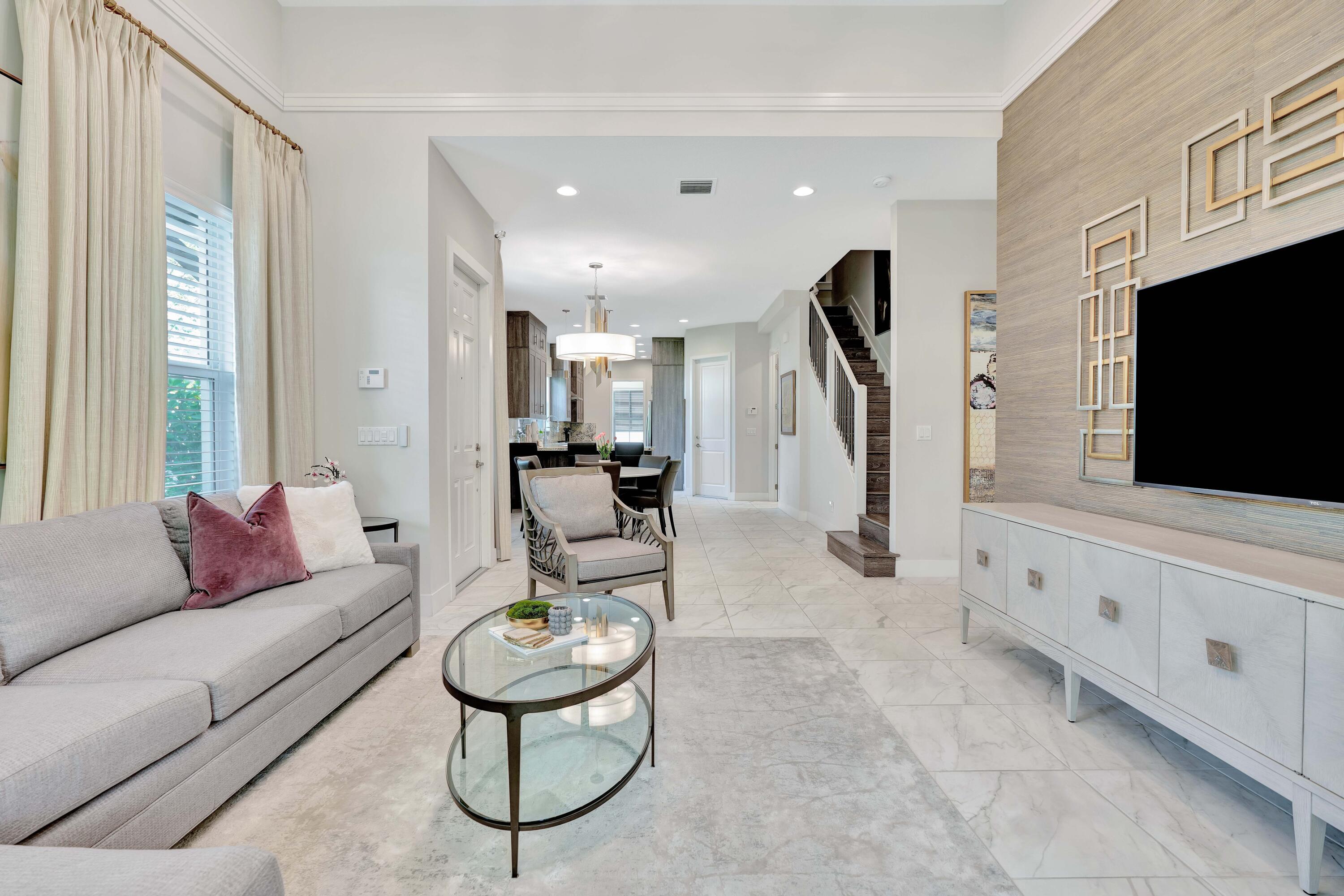POINTE MIDTOWN - Residential Lease