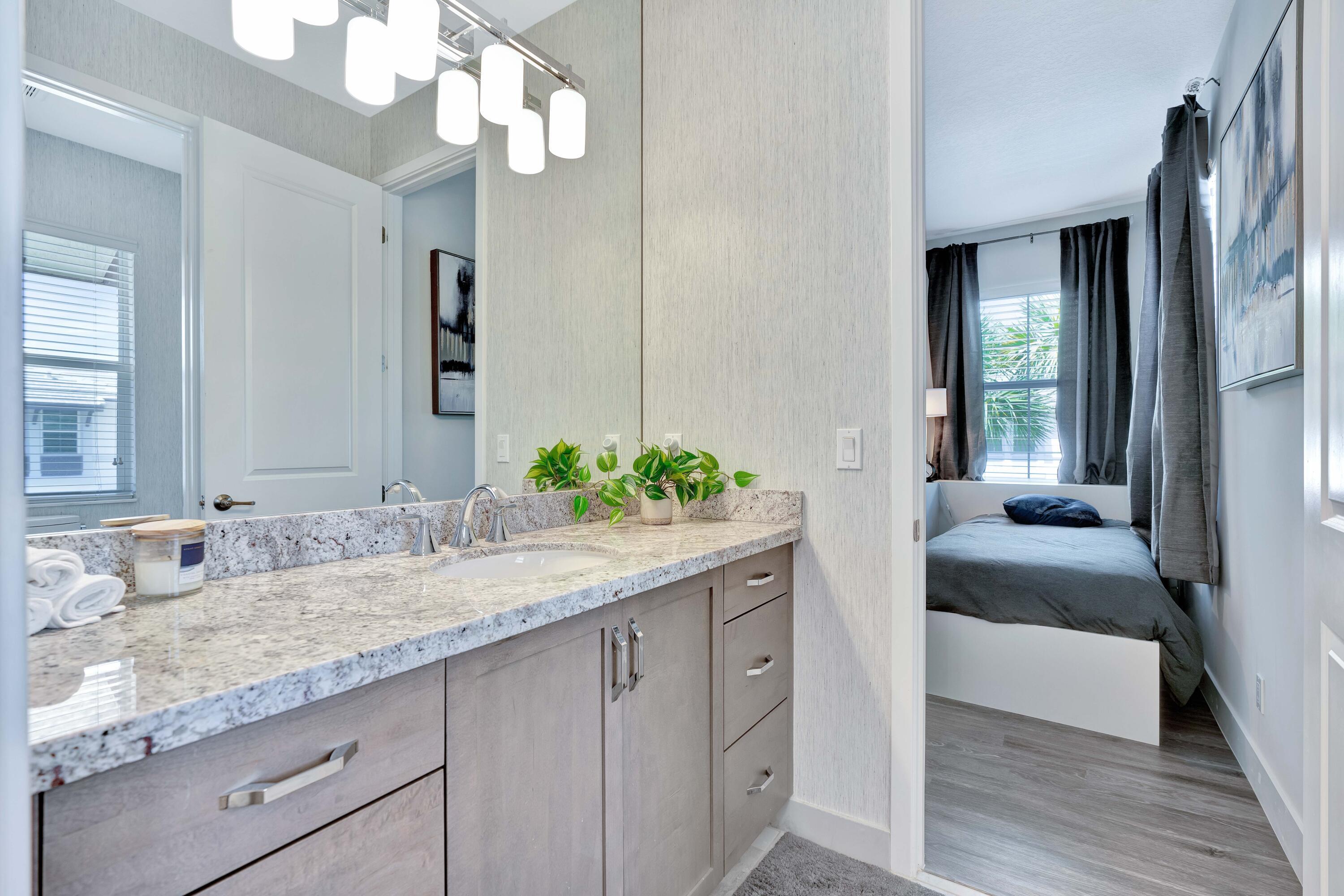 POINTE MIDTOWN - Residential Lease