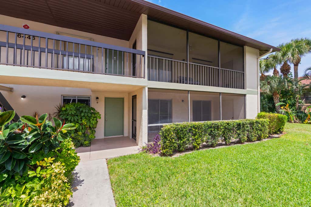 Photo of 6446 Chasewood Drive #b, Jupiter, FL 33458 (MLS # B26058499)