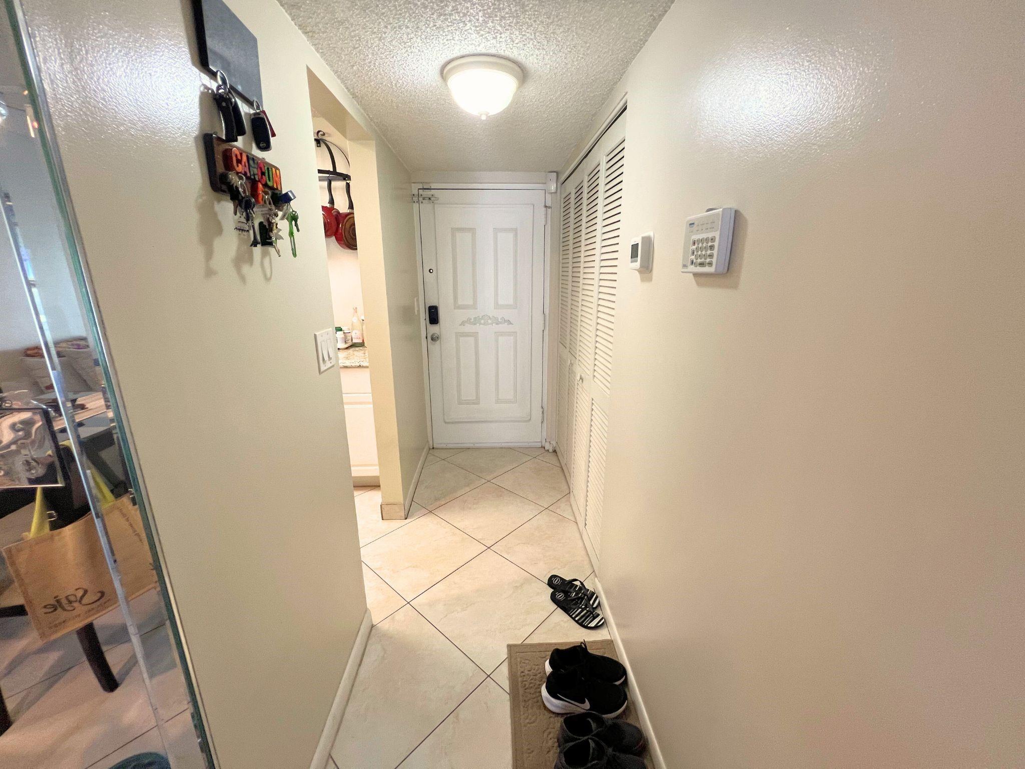 4152 NW 90th Ave 206, Coral Springs, FL, 33065/$149,000 3 4152 NW 90th Ave 206