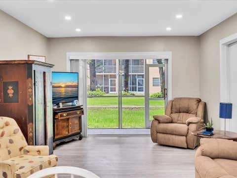 Tiny photo for 100 Ashbury Road #103, Hollywood, FL 33024 (MLS # B26047199)