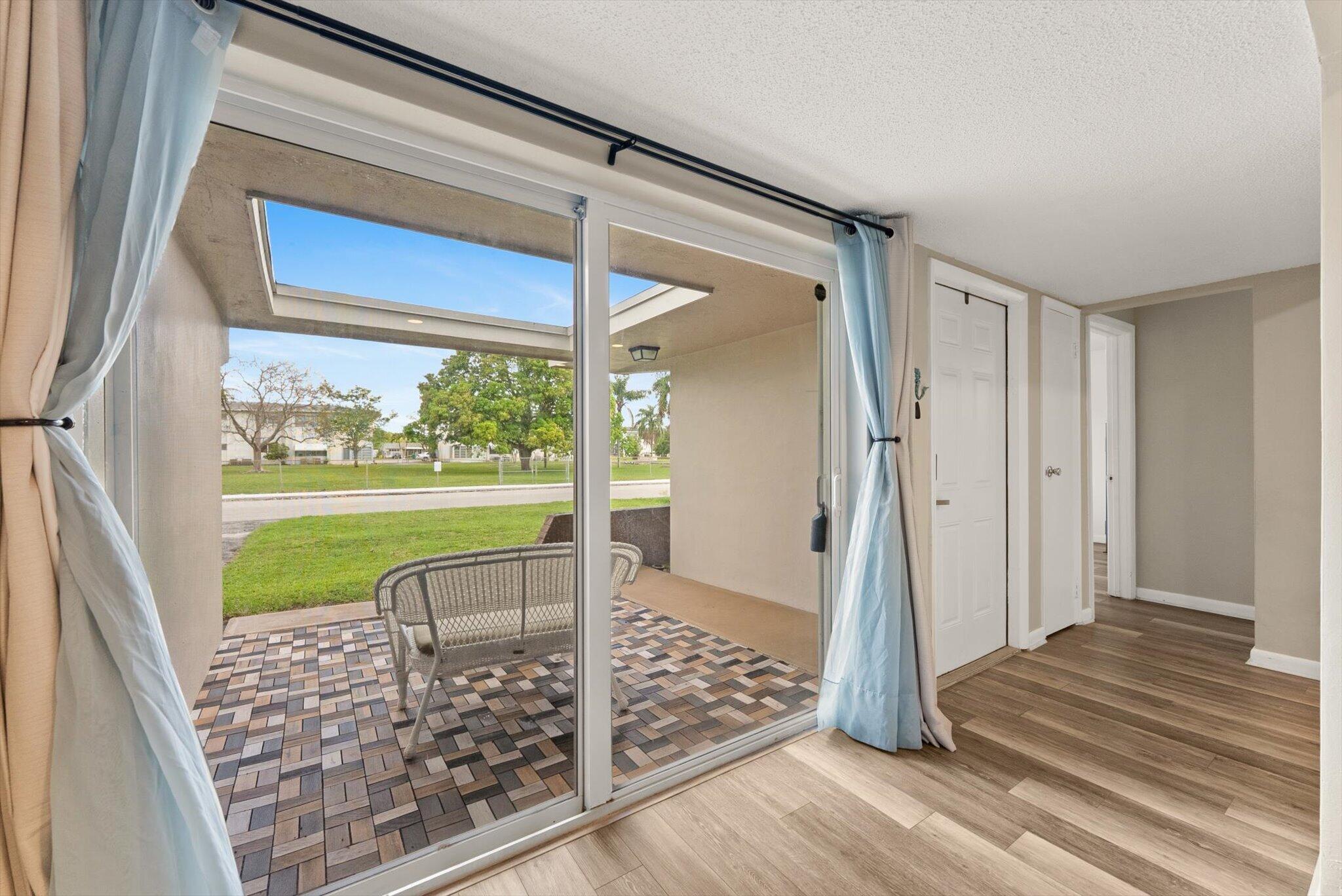 MIRAMAR ISLES SECTION 4 REPLAT - Residential