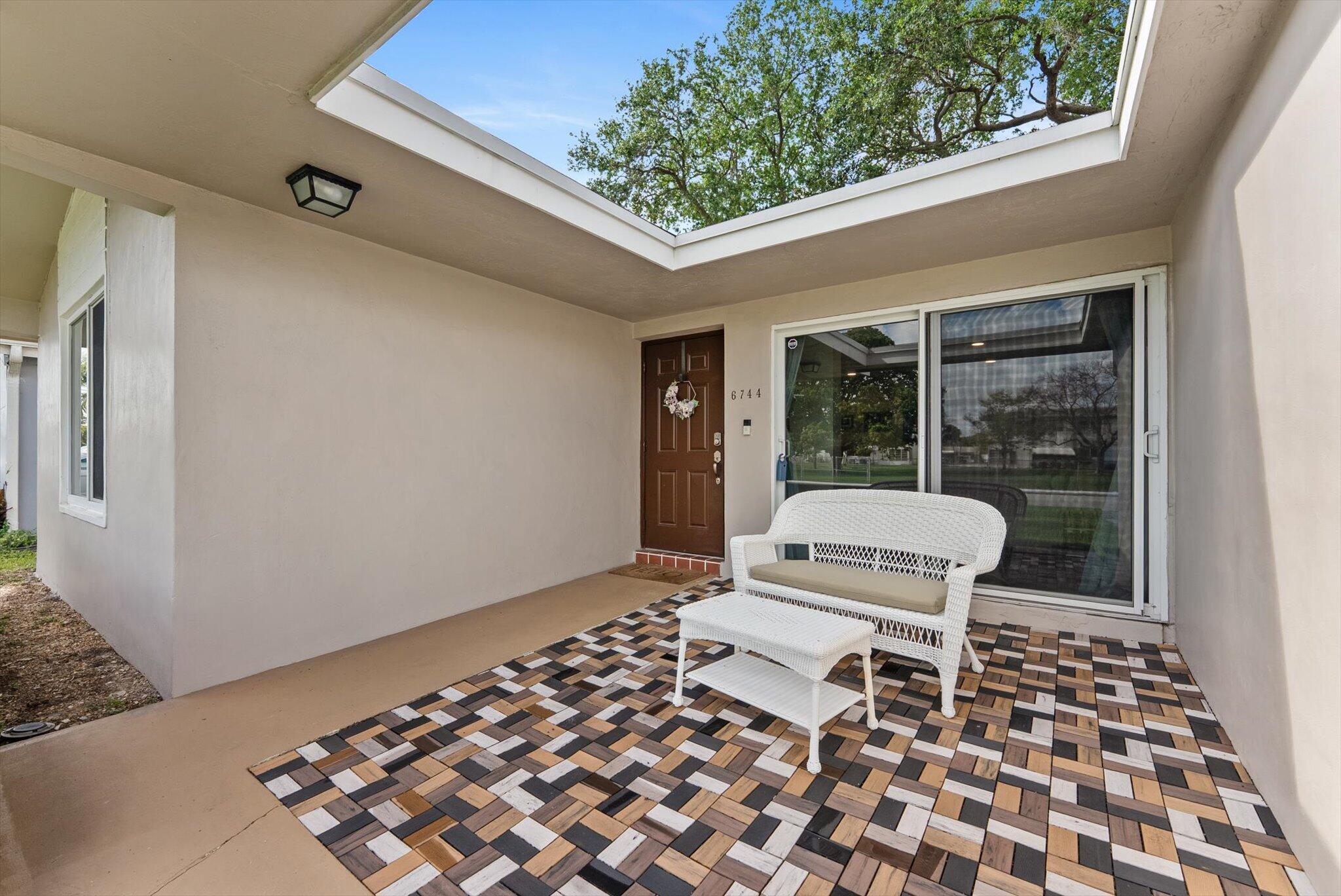 6744 SW 34th Court, Miramar, FL, 33023/$549,000 3 6744 SW 34th Court