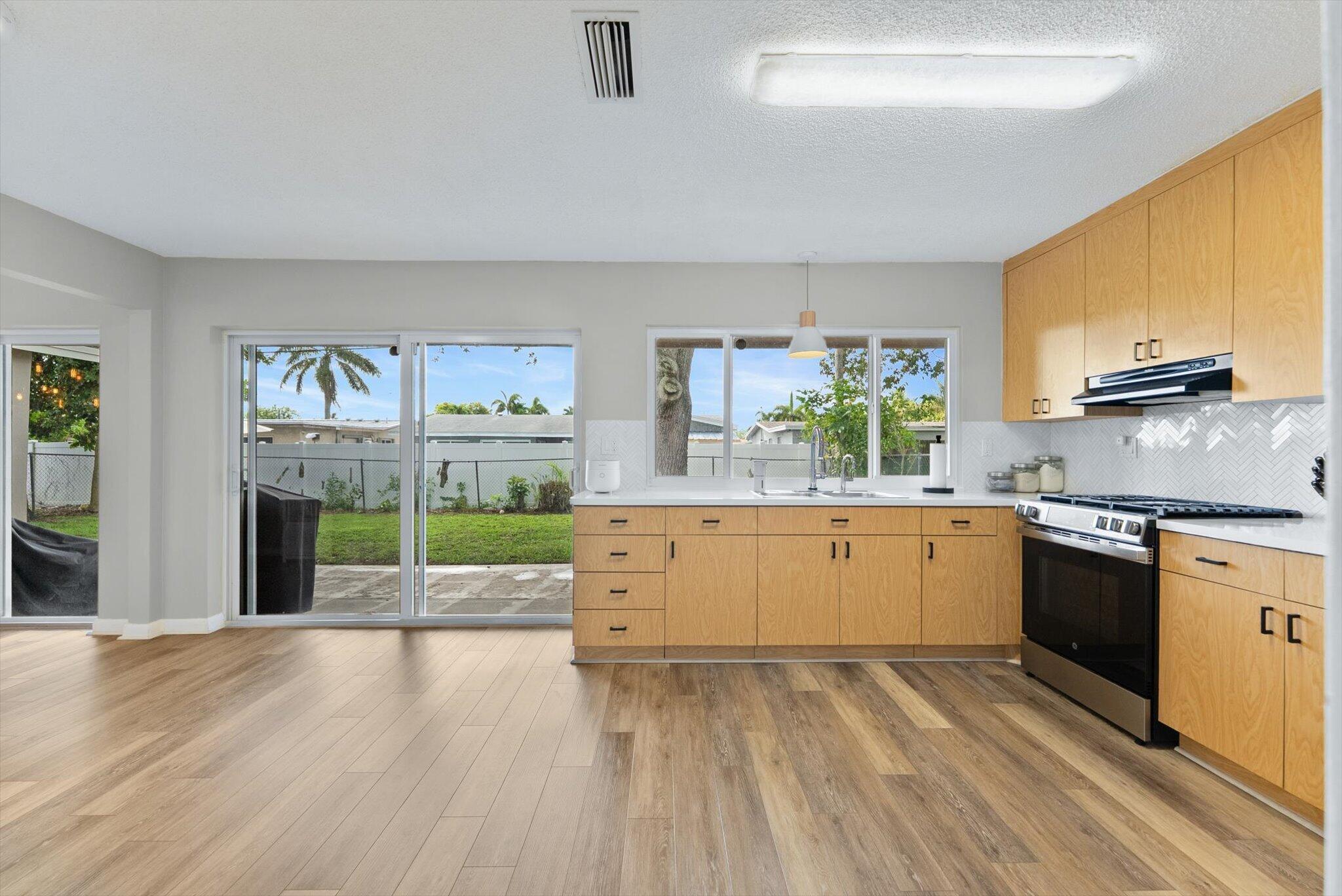 MIRAMAR ISLES SECTION 4 REPLAT - Residential