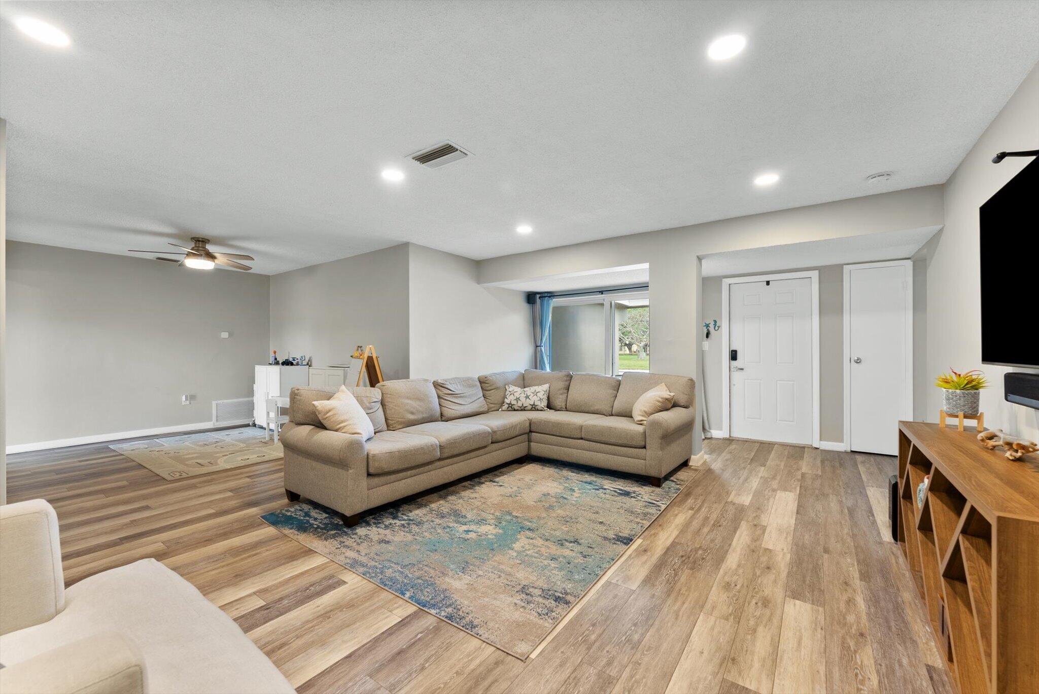 MIRAMAR ISLES SECTION 4 REPLAT - Residential