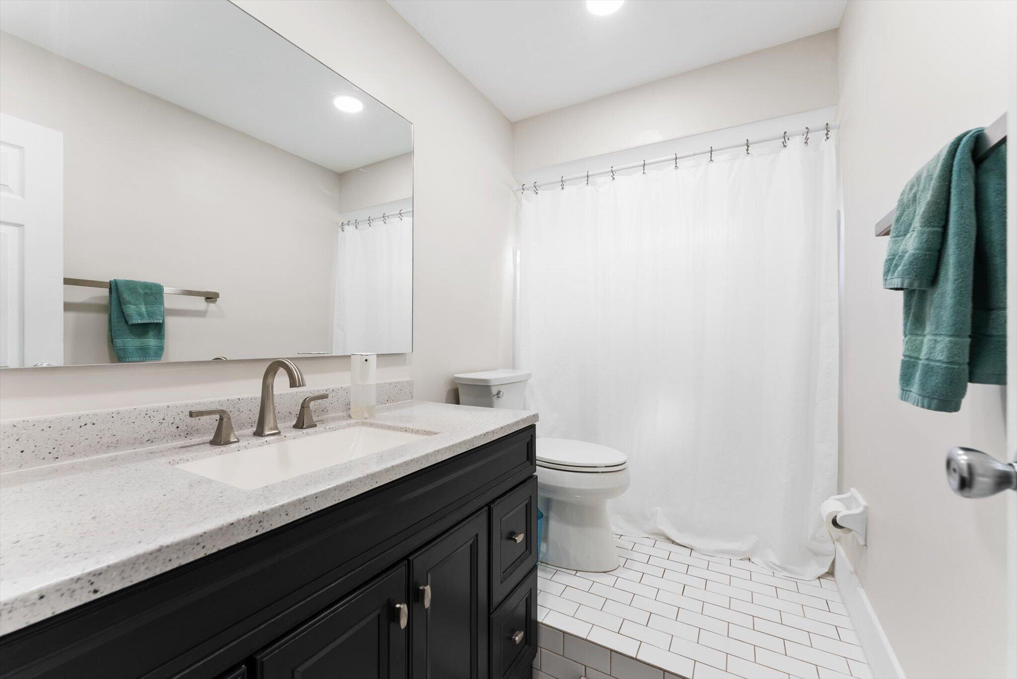 MIRAMAR ISLES SECTION 4 REPLAT - Residential