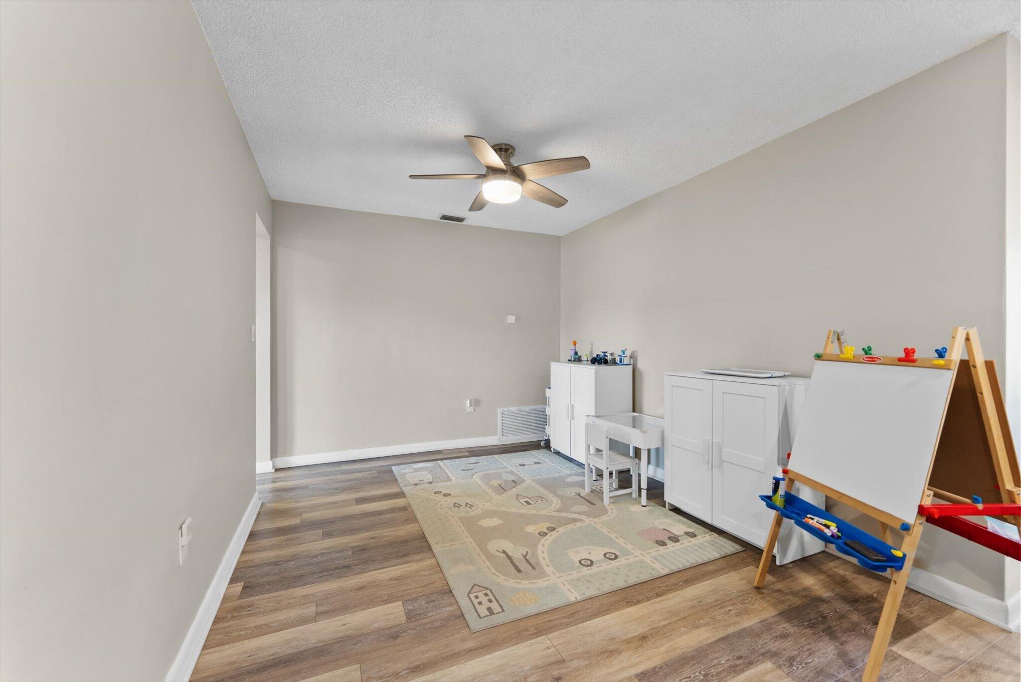 MIRAMAR ISLES SECTION 4 REPLAT - Residential