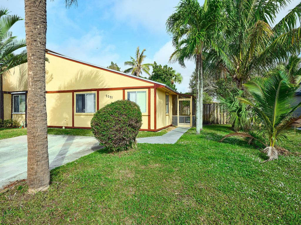 Photo of 5291 NW 6th Court, Delray Beach, FL 33445 (MLS # R11048164)