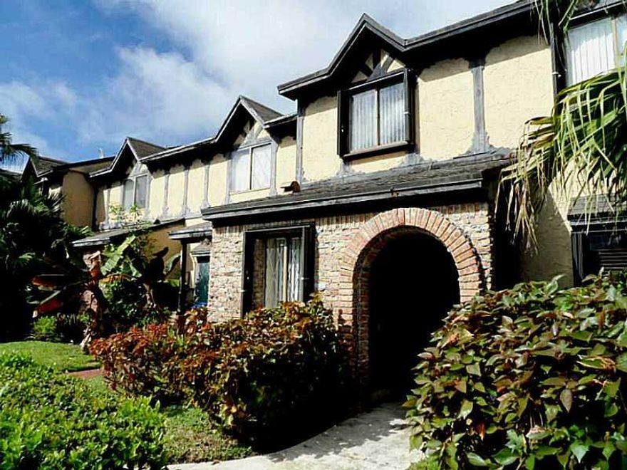 Great community, Nice & Spacious 3/2/1 townhome, Upgraded Kitchen & Master Bathroom, Granite Counter Top, Newer Appliance, Laundry Room  w/  Washer & Dryer , Tile Floor in Living Area, Big Fenced Back Yard, Screened Patio, Accordian Hurricane Shutters, Co mmunity Pool, Close to Elementary & Middle Schools.