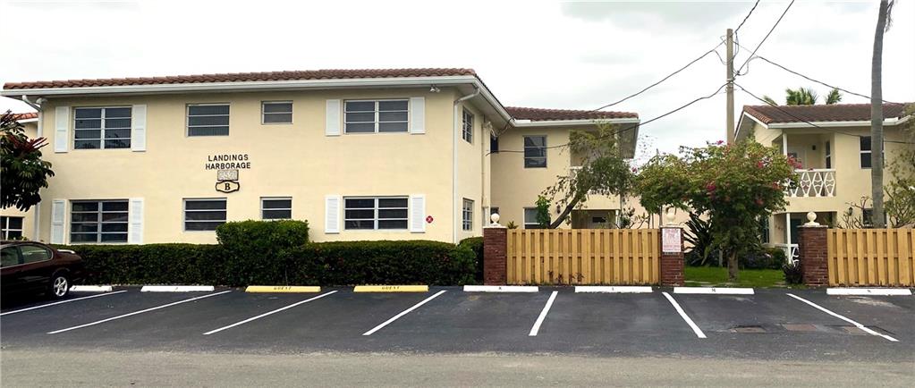 LANDINGS HARBORAGE - Residential Lease