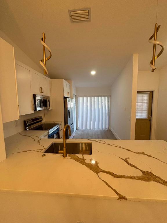 PINE RIDGE NORTH I COND DECL FILED 1-5-82 - Residential