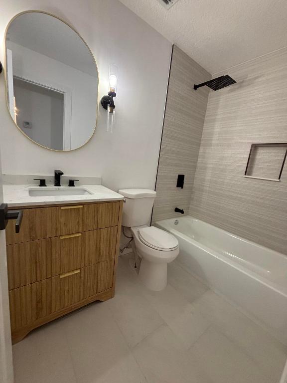 PINE RIDGE NORTH I COND DECL FILED 1-5-82 - Residential