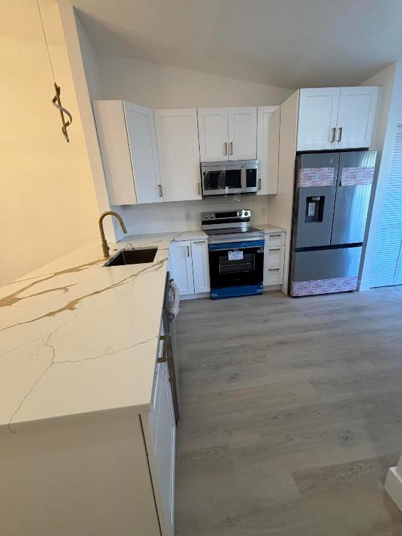 PINE RIDGE NORTH I COND DECL FILED 1-5-82 - Residential