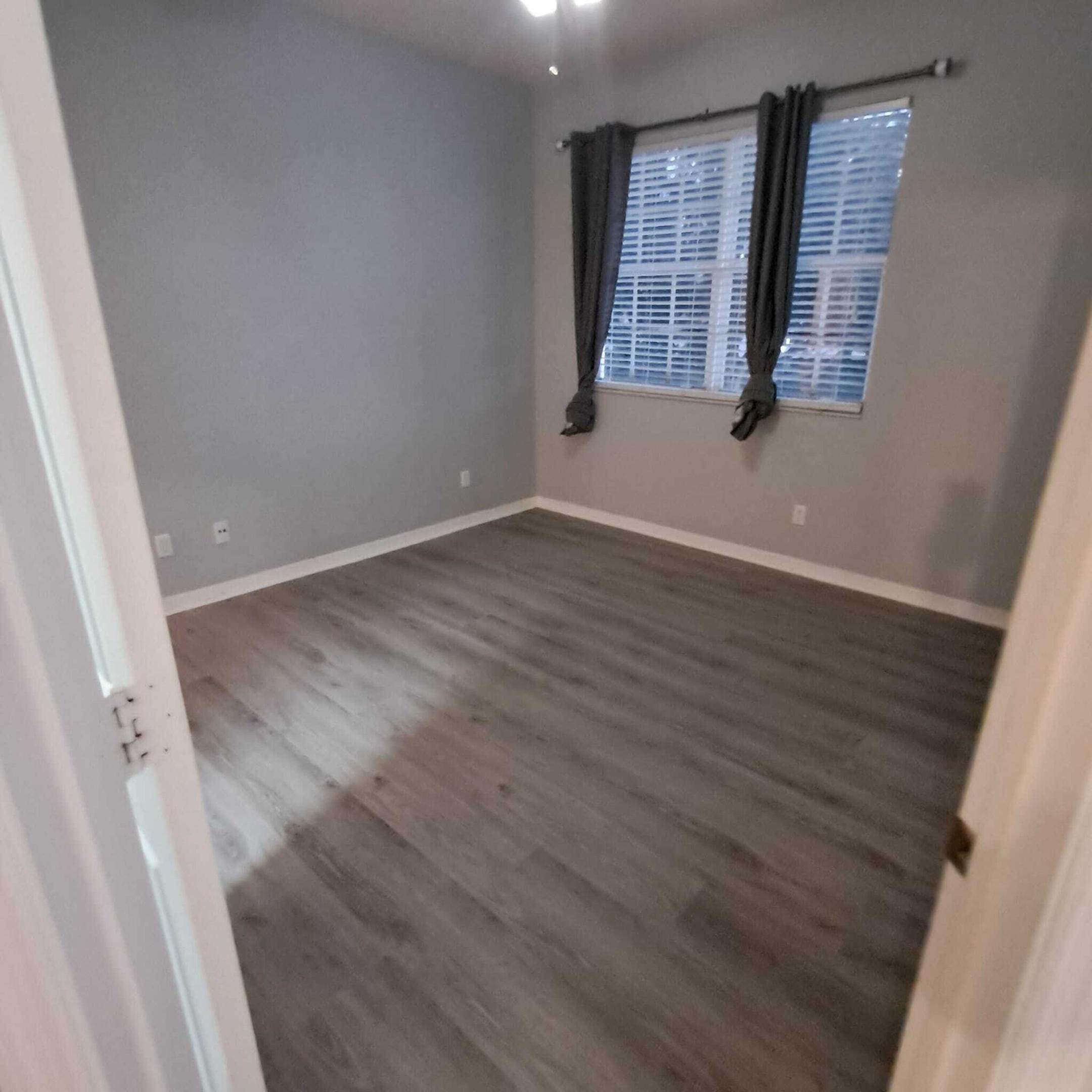 MAGNOLIA BAY CONDOMIMIUM - Residential Lease
