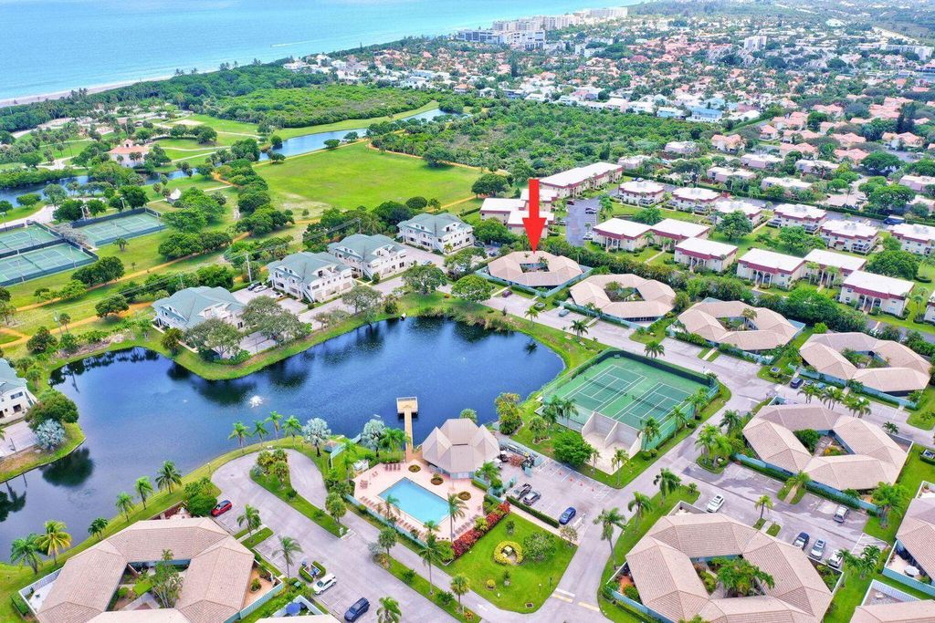 Photo of 1127 E Seminole Avenue #34b, Jupiter, FL 33477 (MLS # R10946710)