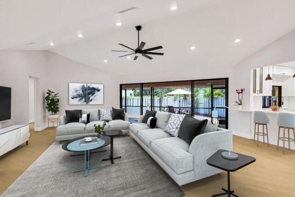 Photo of 1127 E Seminole Avenue #34b, Jupiter, FL 33477 (MLS # R10946710)