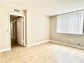 Lakes Of Jacaranda Condo - Residential Lease