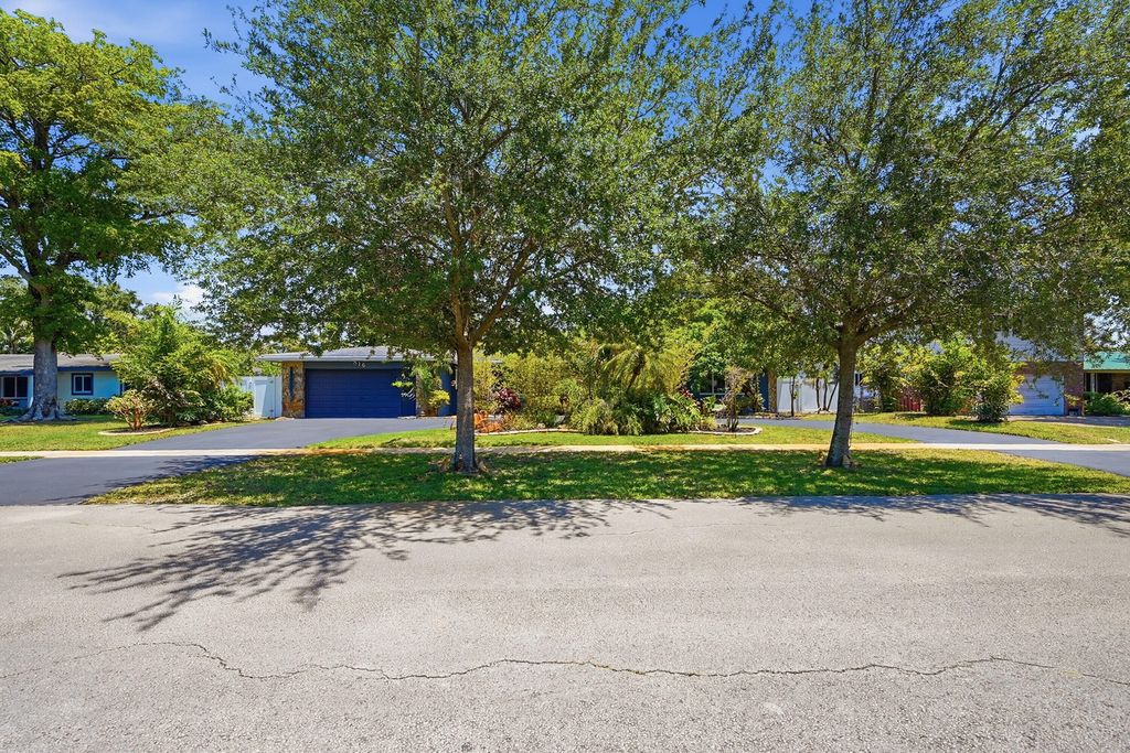 Photo of 816 NW 66th Avenue, Plantation, FL 33317 (MLS # B26027194)