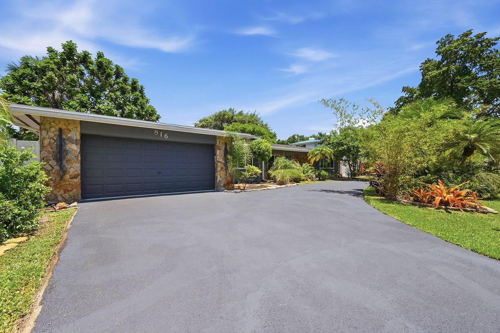 Photo of 816 NW 66th Avenue, Plantation, FL 33317 (MLS # B26027194)