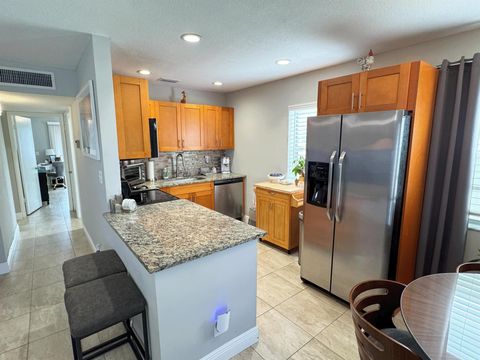 174 Burgundy D Delray Beach FL 33484