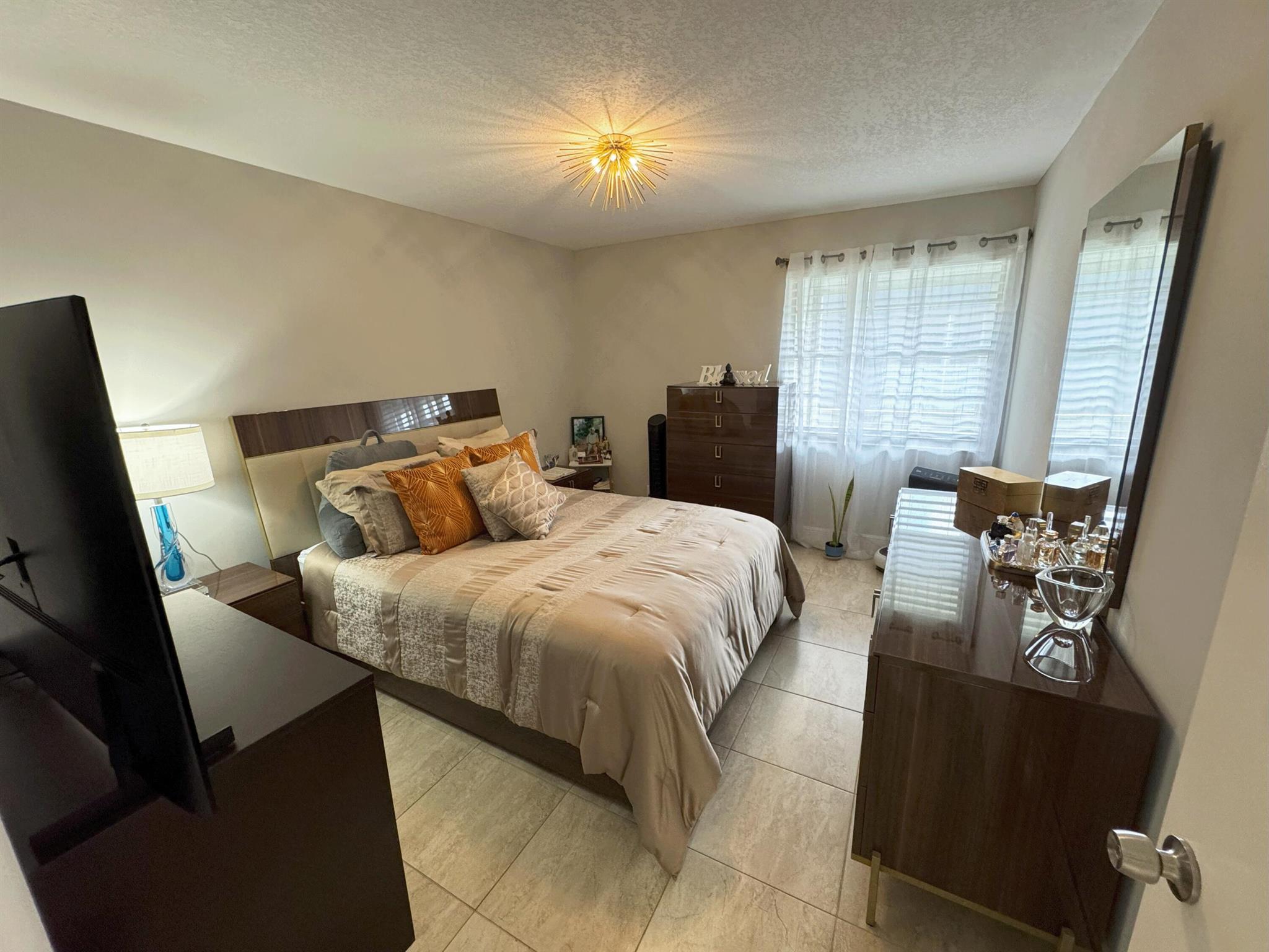 View photos, virtual tours, details... 174 Burgundy D