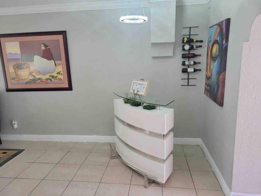 View photos, virtual tours, details... 3321 SW 32ND Avenue