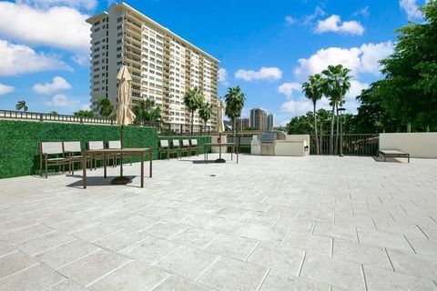 Condominium in Fort Lauderdale FL 340 Sunset Dr Dr 17.jpg