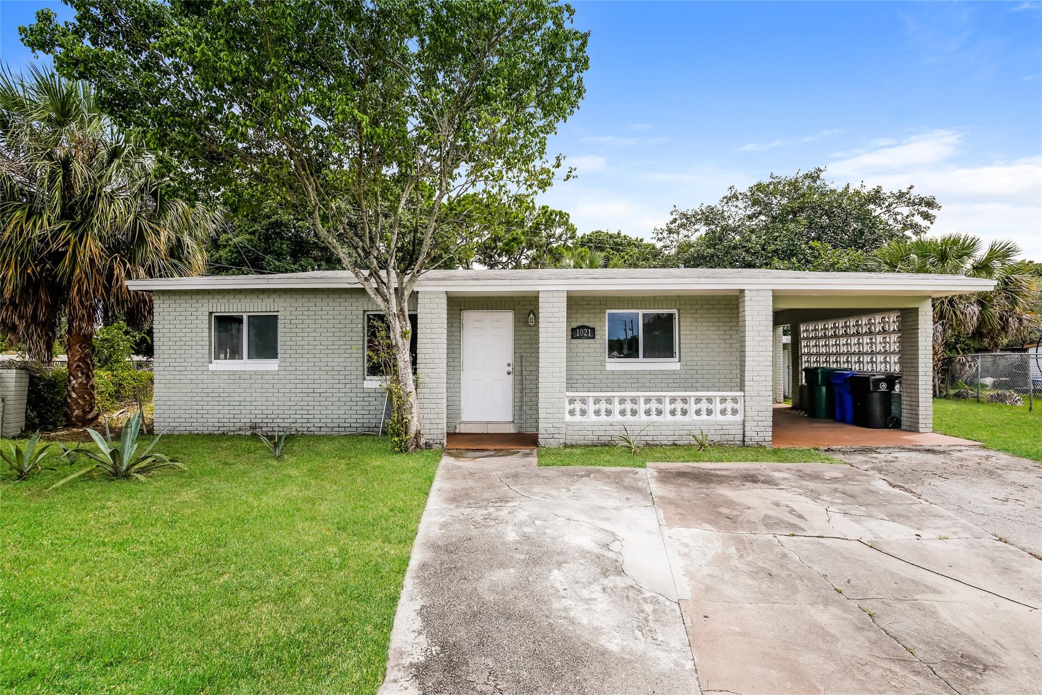 1021 NW 25th Way