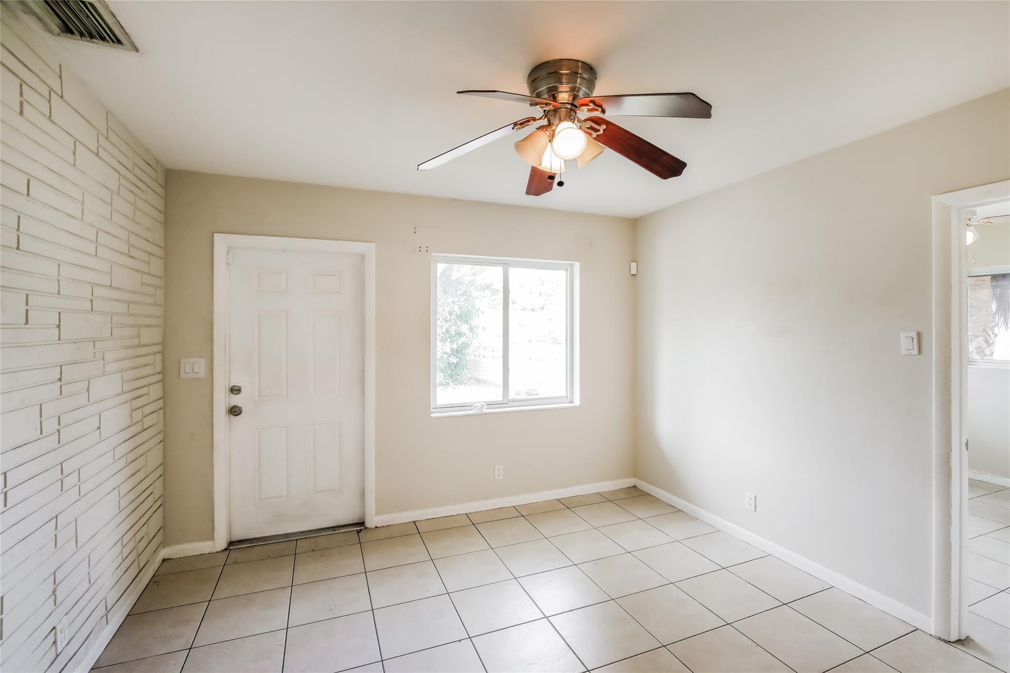 1021 NW 25th Way