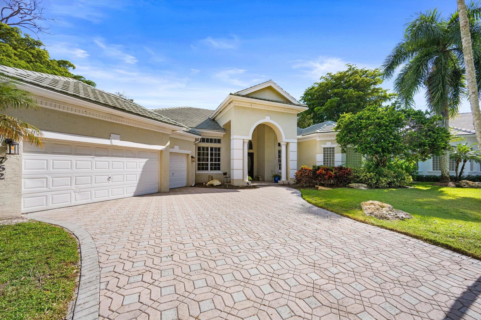 View photos, virtual tours, details... 762 Pine Chase Court