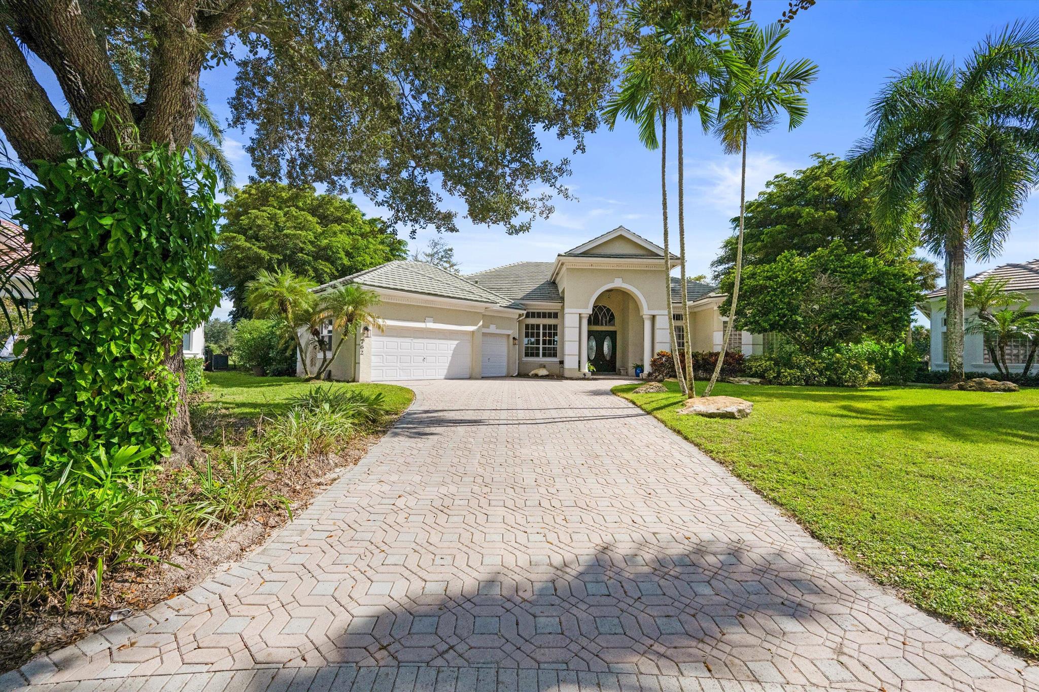 View photos, virtual tours, details... 762 Pine Chase Court