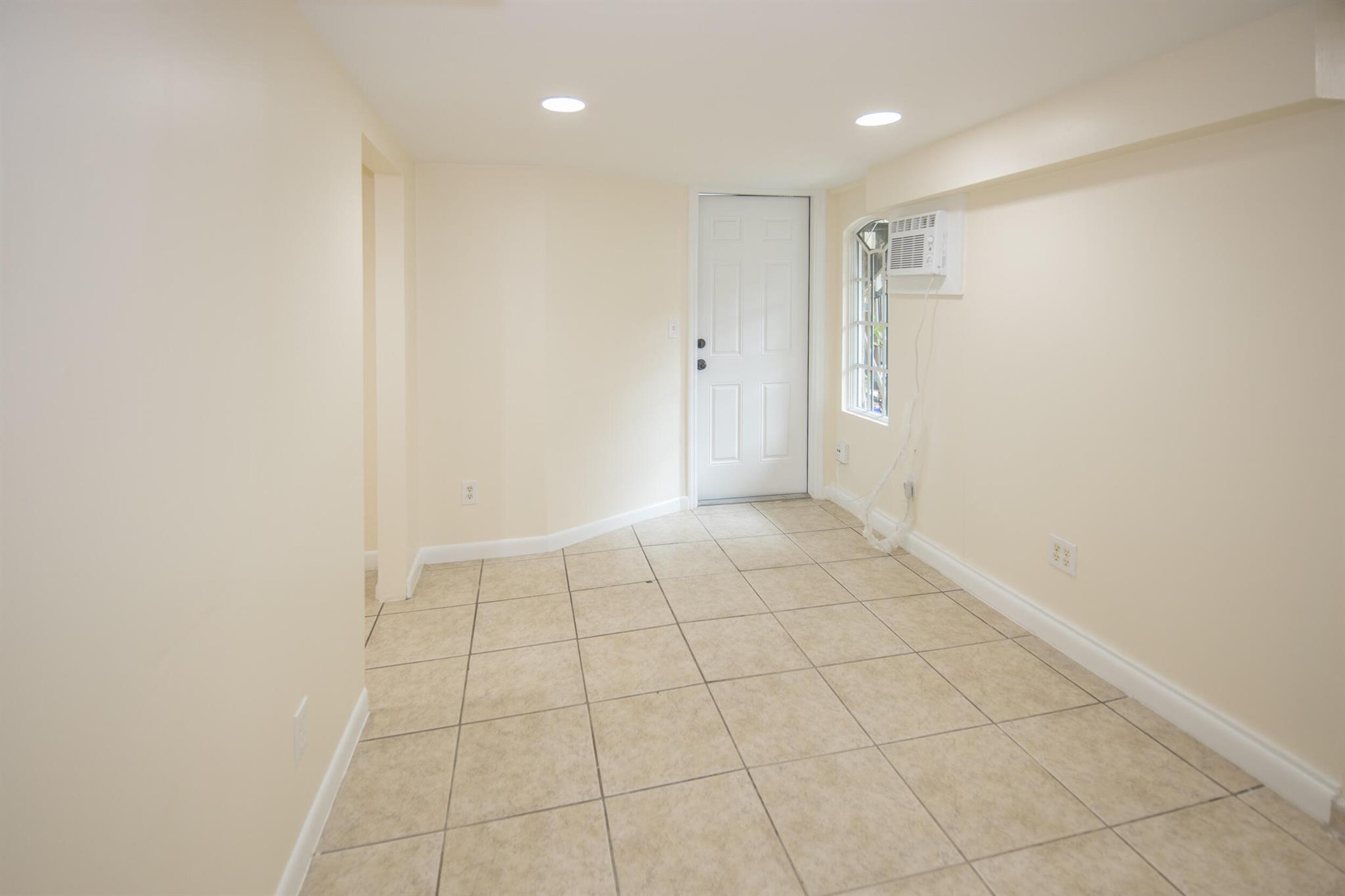 LAKE WORTH TOWN OF - Residential Lease